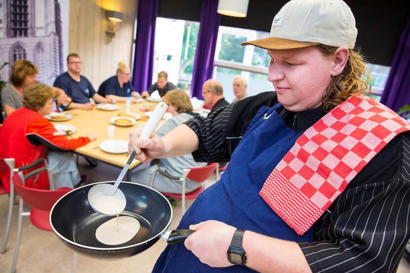 Pannenkoeken bakken in de Buurtcirkel